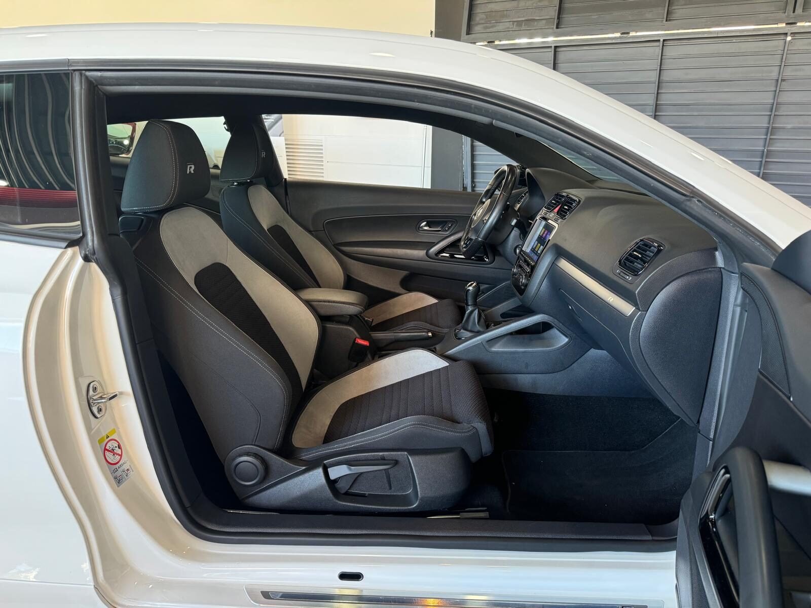 VOLKSWAGEN SCIROCCO R 2.0 TSI