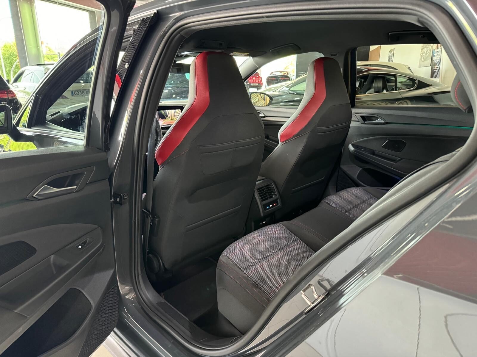 VOLKSWAGEN GOLF GTI 2.0 TSI DSG