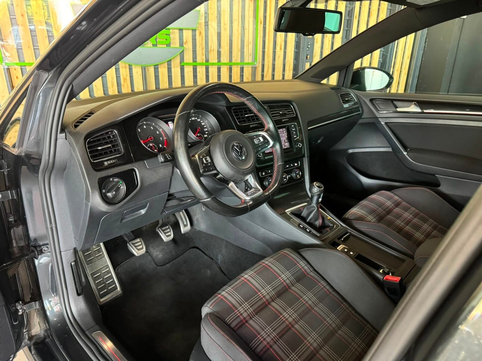 VOLKSWAGEN GOLF GTI 2.0 TSI