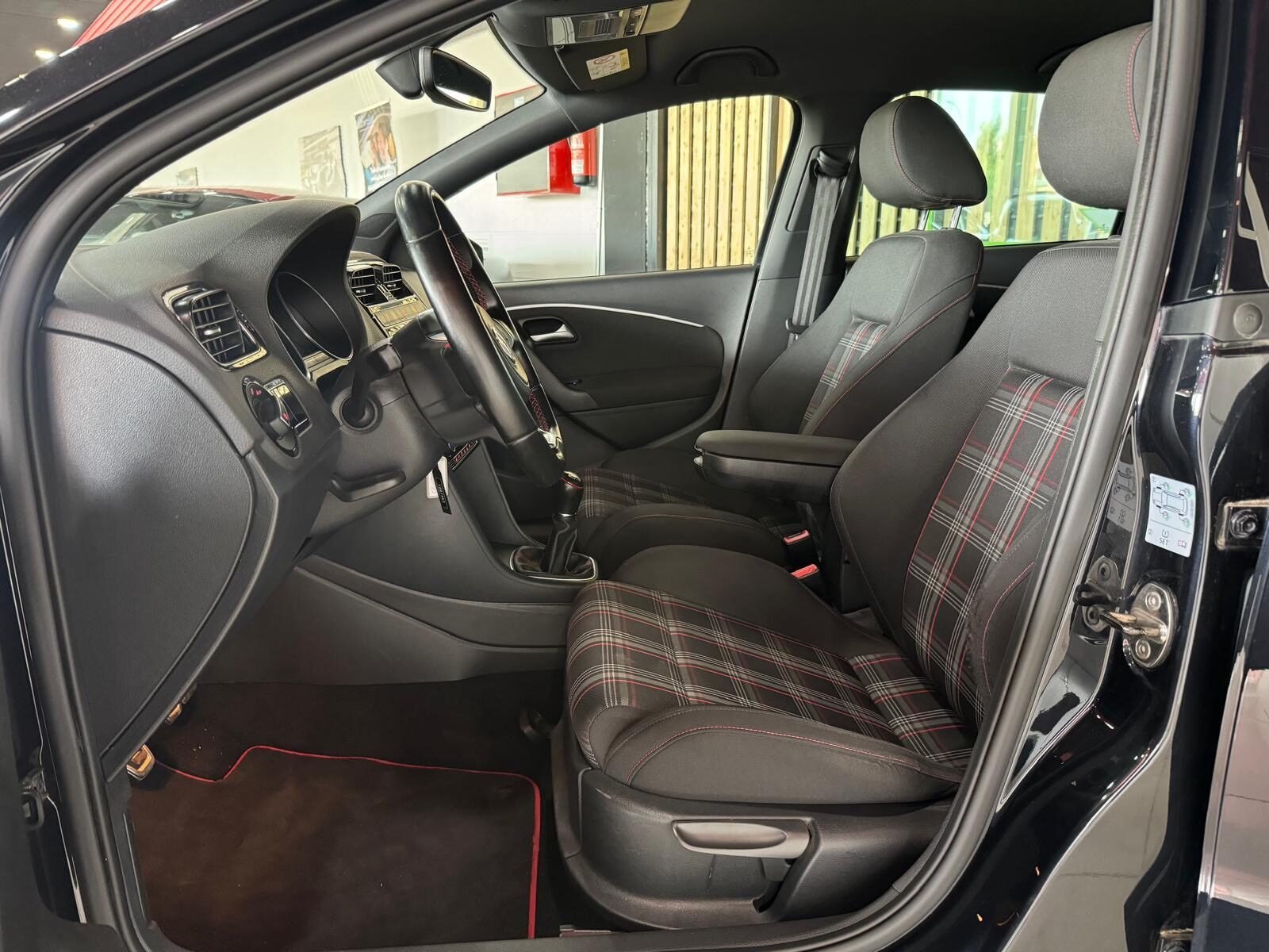 VOLKSWAGEN POLO GTI 1.8 TSI