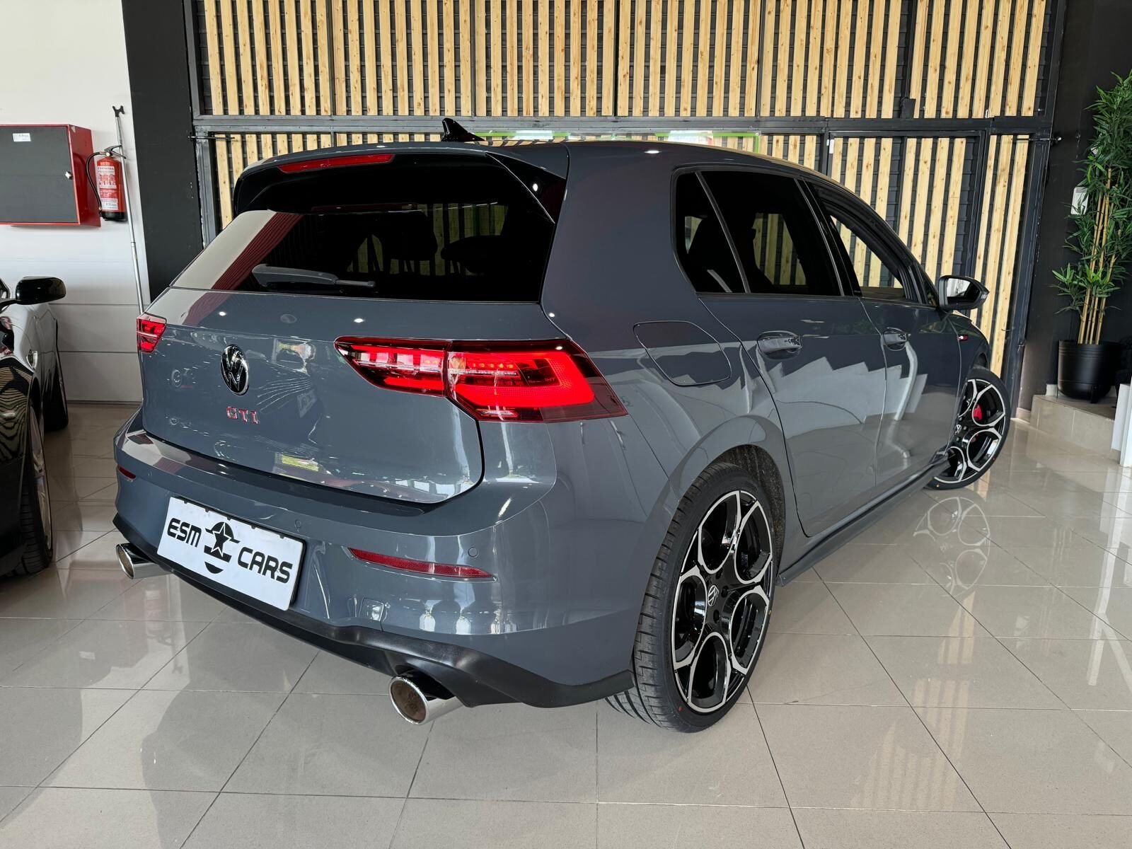VOLKSWAGEN GOLF GTI 2.0 TSI DSG