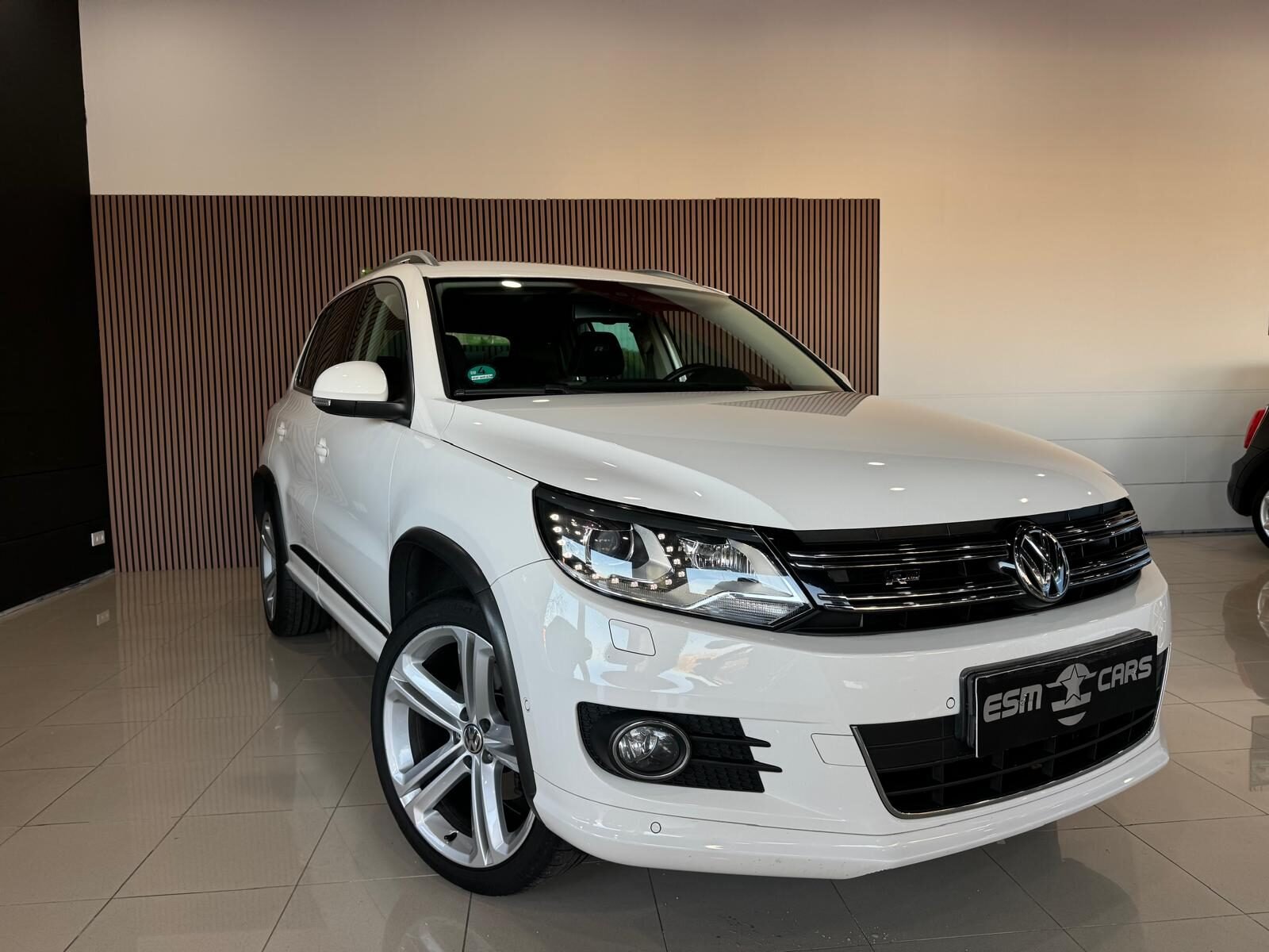 VOLKSWAGEN TIGUAN RLINE