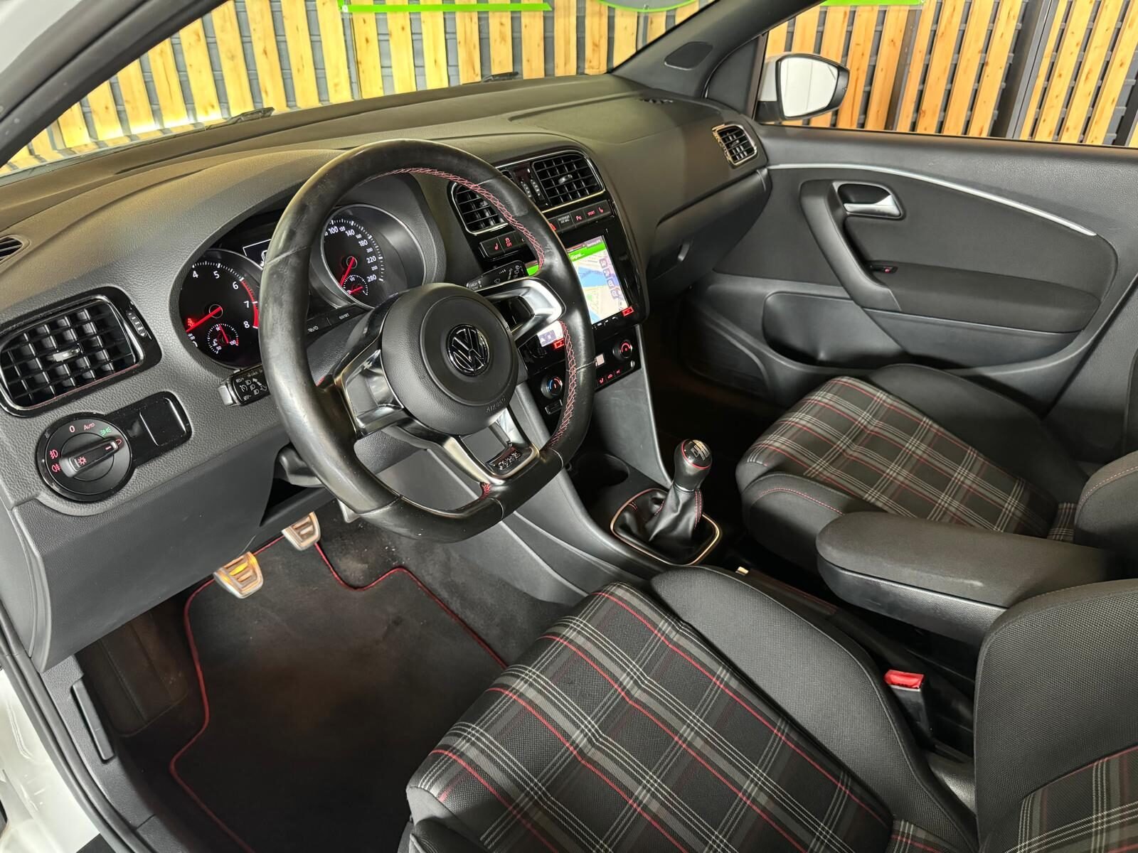 VOLKSWAGEN POLO GTI 1.8 TSI