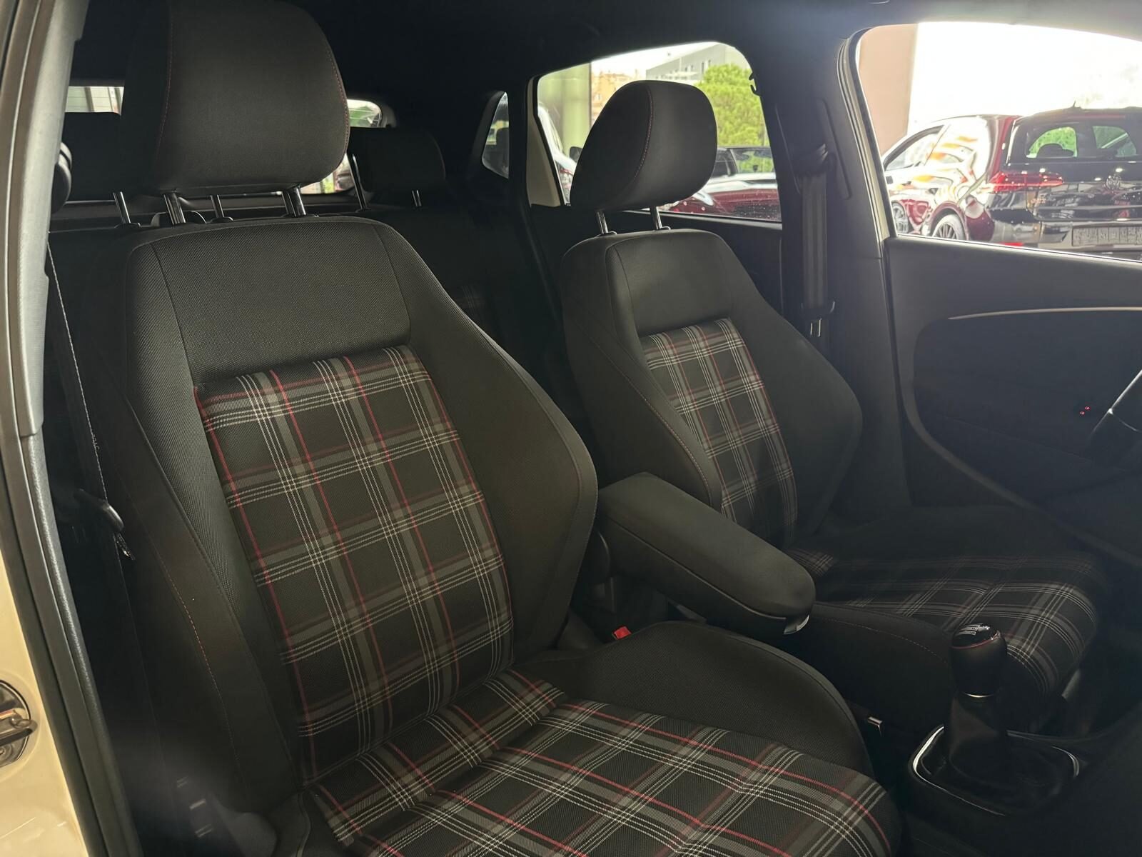 VOLKSWAGEN POLO GTI 1.8 TSI